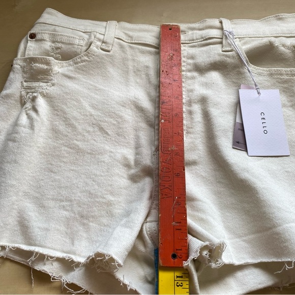 CELLO EFFORTLESSLY CASUAL HIGH RISE RAW HEM MOM SHORTS IVORY New - Picture 7 of 12